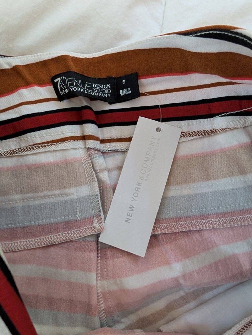 7th Avenue Signature Fit Shorts - Picture 3 of 4